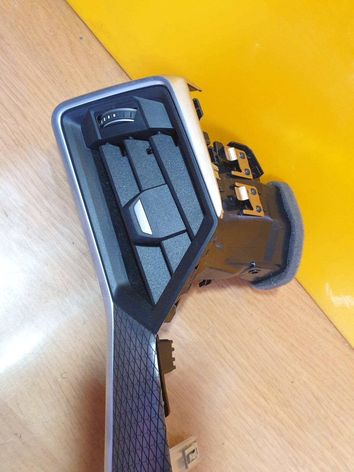 ebay-src:https://i.ebayimg.com/00/s/mtywmfgxmjaw/z/cgmaaoswkc1mzgv8/$_57.jpg