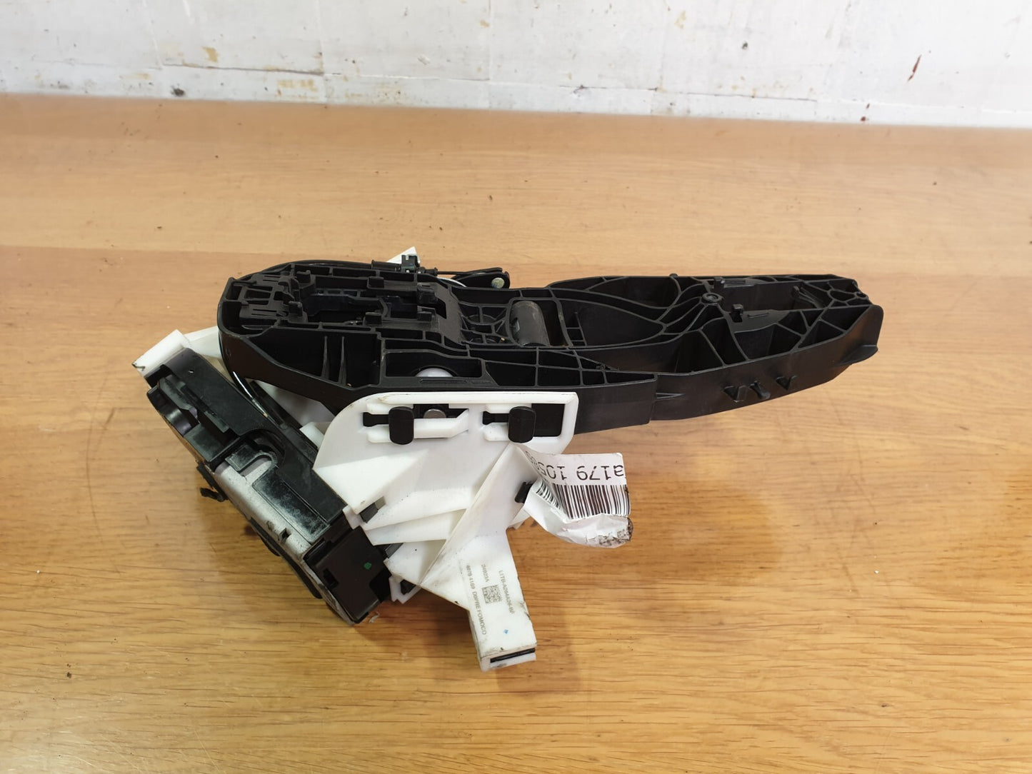 ebay-src:https://i.ebayimg.com/00/s/mtiwmfgxnjaw/z/bpoaaoswsjjm5zu3/$_57.jpg