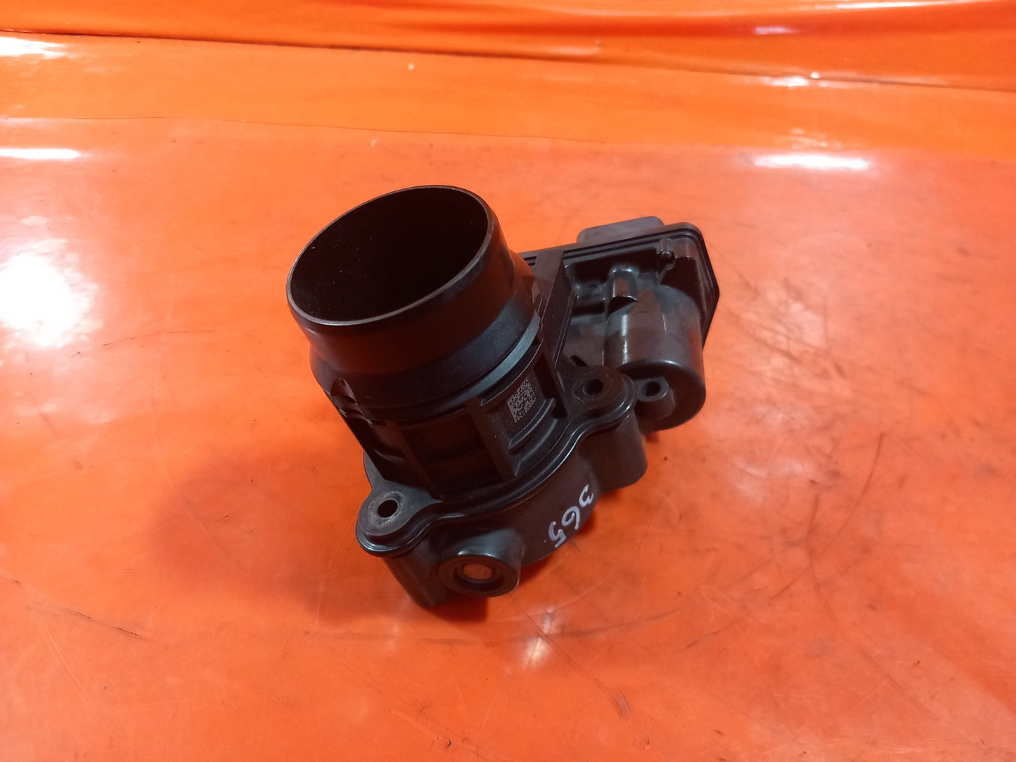 ebay-src:https://i.ebayimg.com/00/s/mtiwmfgxnjaw/z/vcaaaeswzvlqkucn/$_57.jpg
