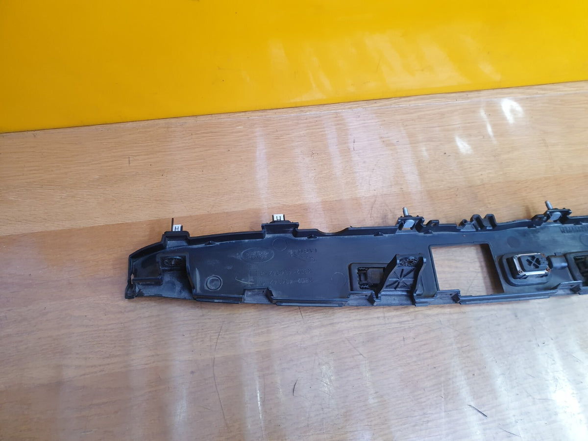 2022 Range Rover Evoque L551 Tailgate Boot Handle Trim K8D2-404C42-A A169 - Image 8