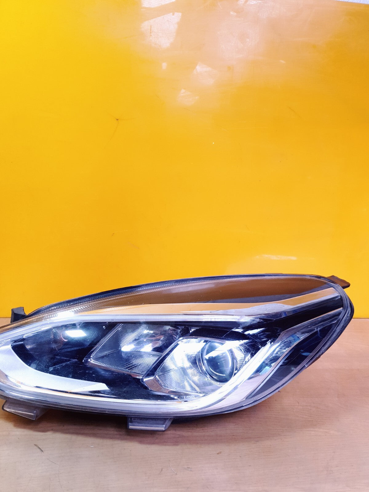 ✅2018 FORD FIESTA MK8 1.0P FRONT LEFT HEADLIGHT H1BB-13W030-DD broken brackets - Image 3