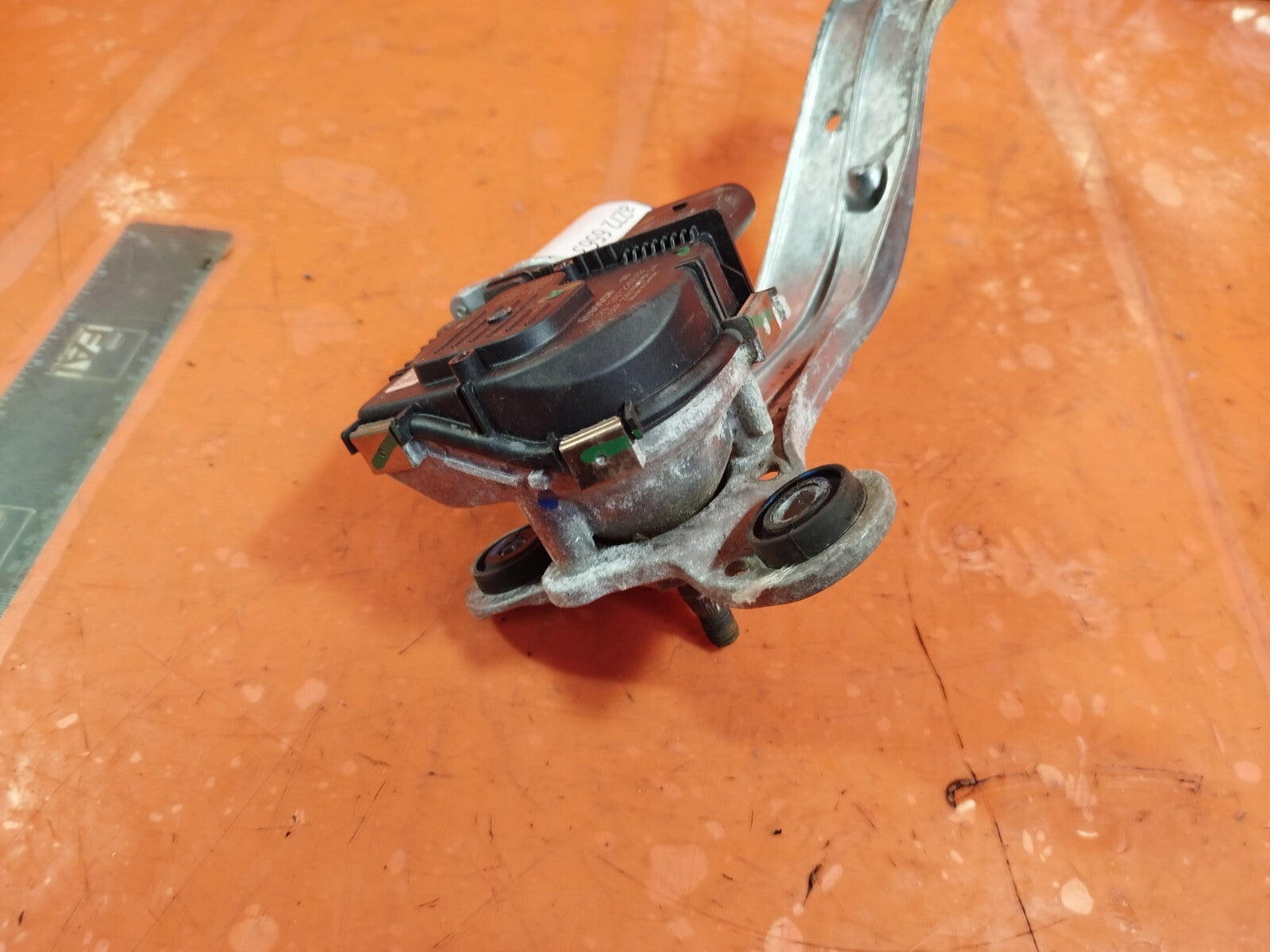 ✅CUPRA BORN V2 Ev 2023 FRONT LEFT WINDSCREEN WIPER MOTOR 10A955113A 10A955119A - Image 7