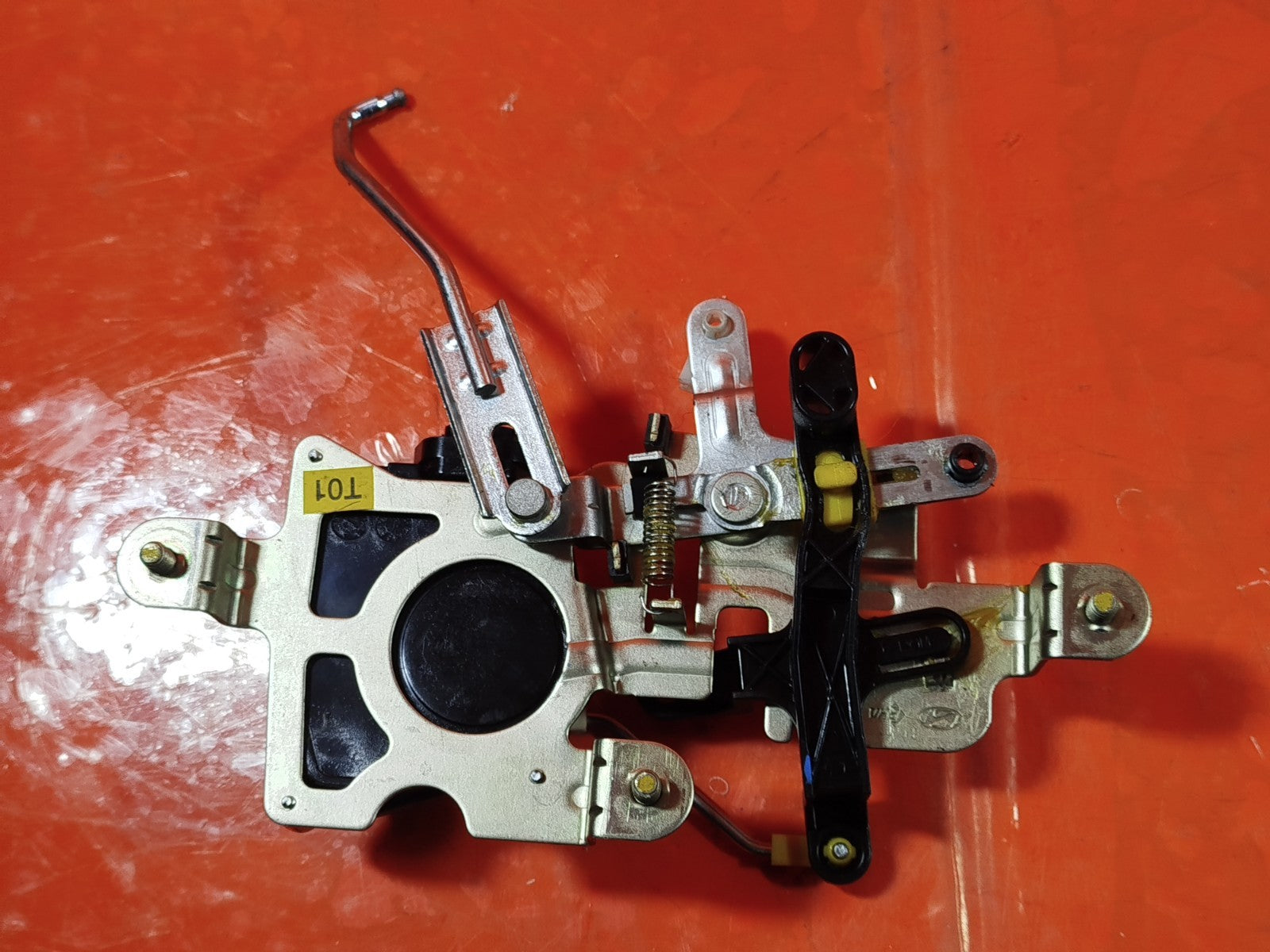 ✅2010 HYUNDAI I800 2.5D REAR BOOT TAILGATE LOCK + WARRANTY A325 - Image 1