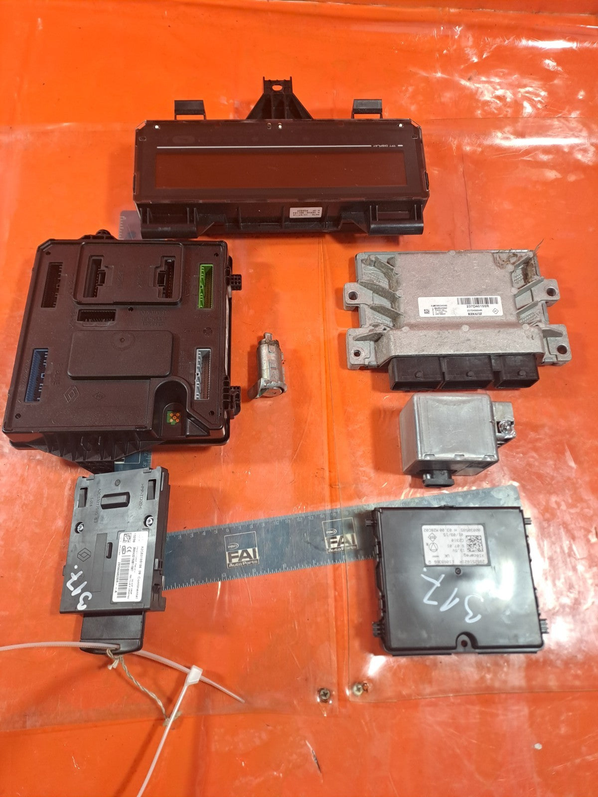 ✅RENAULT ZOE DYNAMIQUE 2015 ENGINE ECU KIT 285251621R 487000409R 237D40155R A317 - Image 1