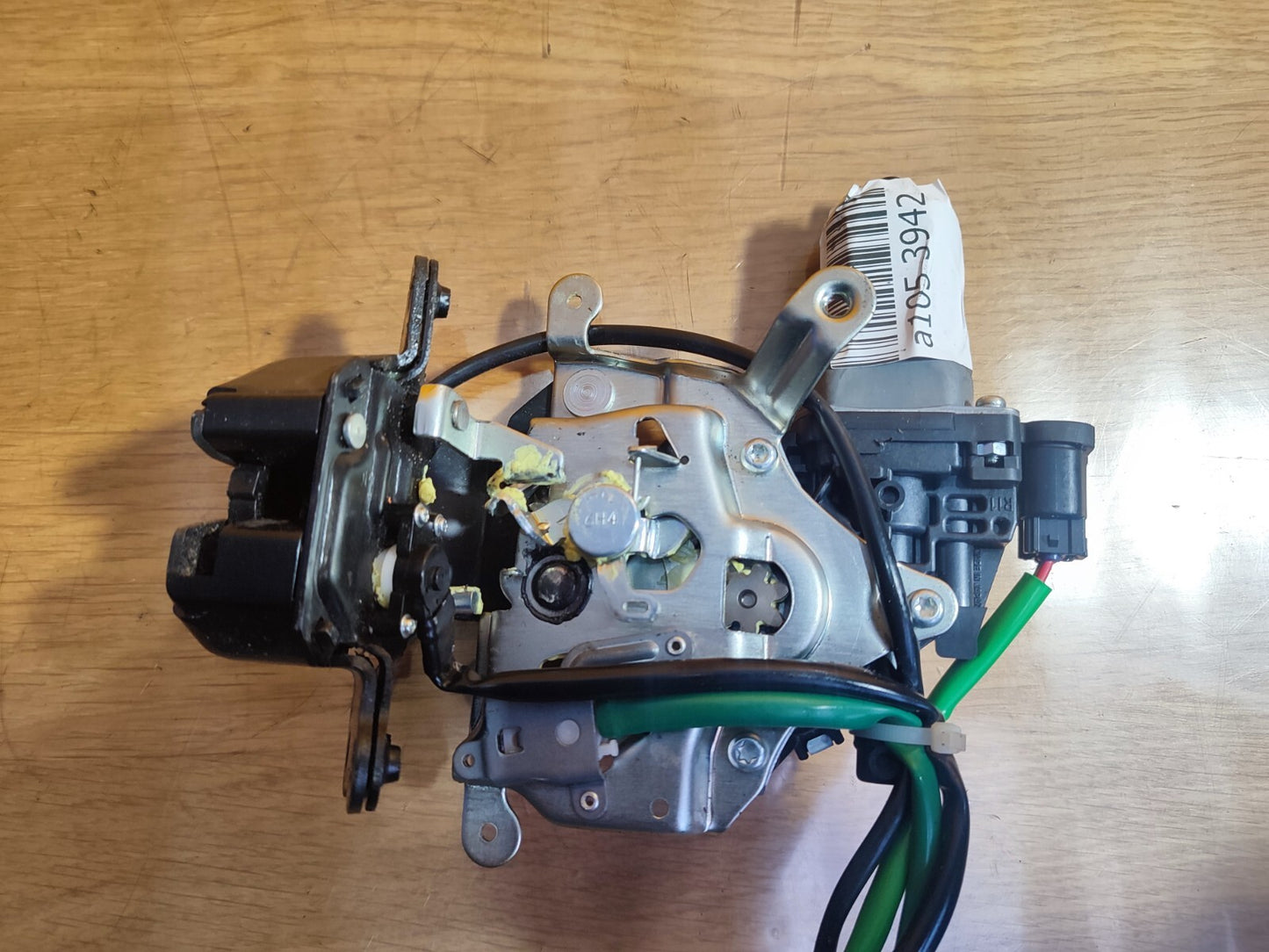 ✅MITSUBISHI OUTLANDER 2.0 PETROL 2017 REAR TAILGATE LOCK MOTOR ACTUATOR A105 - Image 7