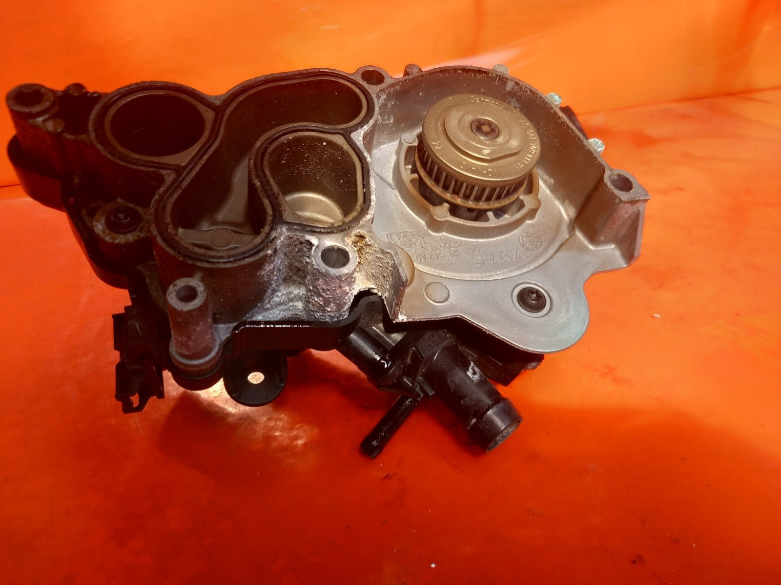 ✅VW Golf Gte 1.4 Petrol 2022 Thermostat Housing & Water Pump 04E121042AD A388 - Image 11