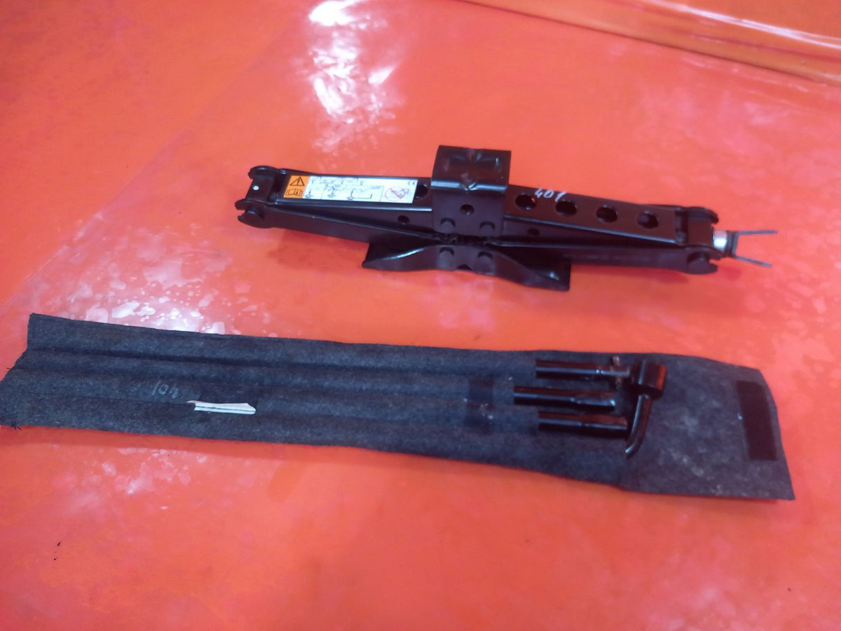 ebay-src:https://i.ebayimg.com/00/s/mtiwmfgxnjaw/z/nyaaaeswkkjqqukm/$_57.jpg