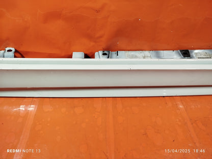 2023 BMW 1 Series F40 Right Side Skirt White 8072574 scratches Warranty A151 - Image 3
