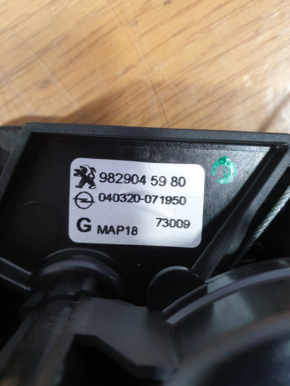 ✅Peugeot 208 2020 REAR LEFT WINDOW REGULATOR WITH MOTOR 9829045980 A197 - Image 2