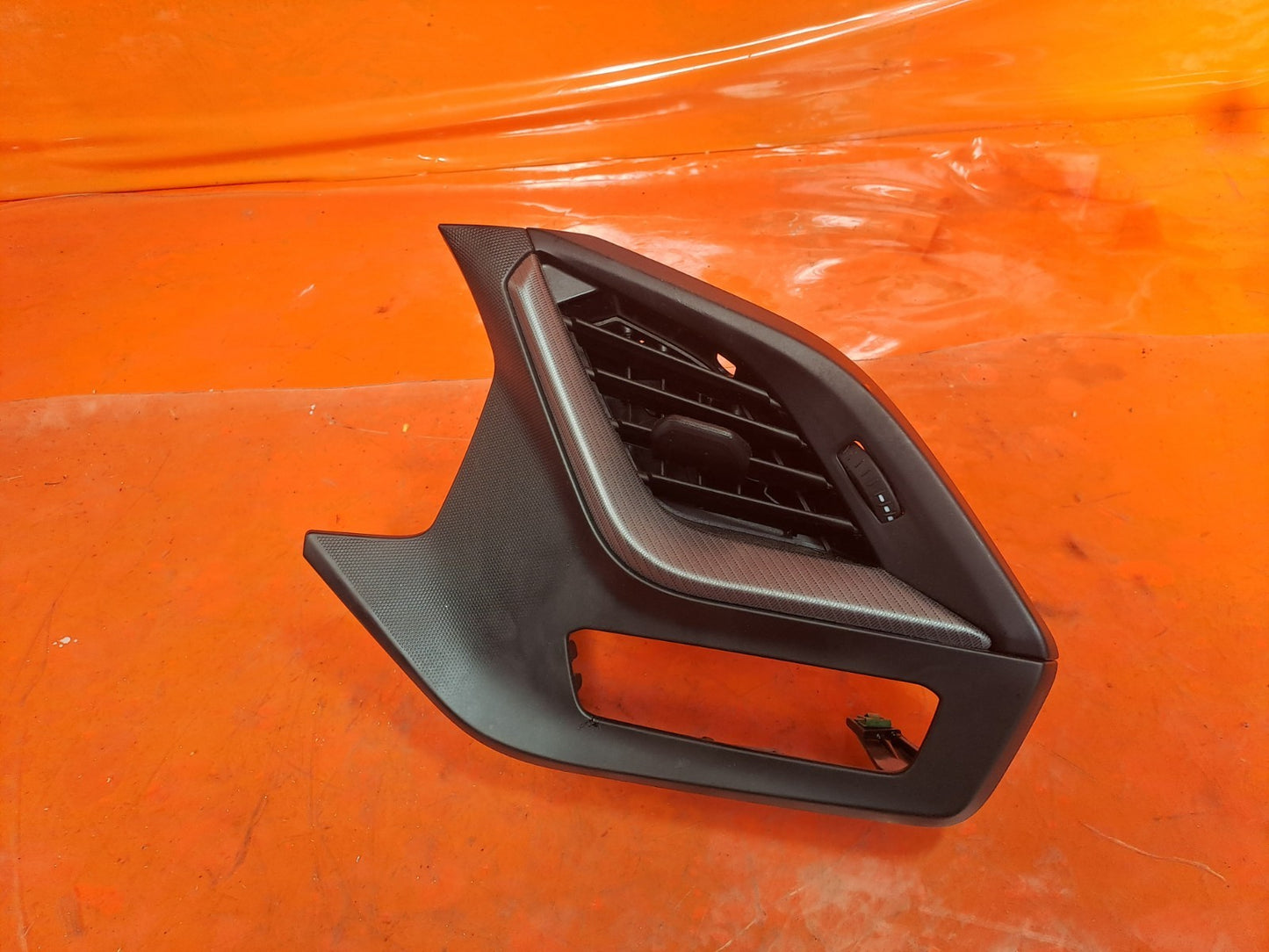 2020 BMW 2 Series F44 M Sport Dash Air Vents Pair Left Right 6823190 A386 - Image 11