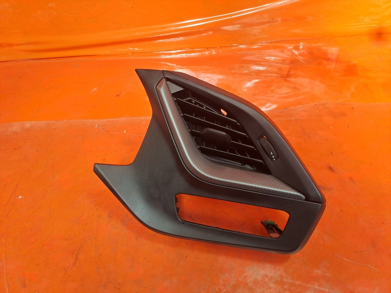 2020 BMW 2 Series F44 M Sport Dash Air Vents Pair Left Right 6823190 A386 - Image 11