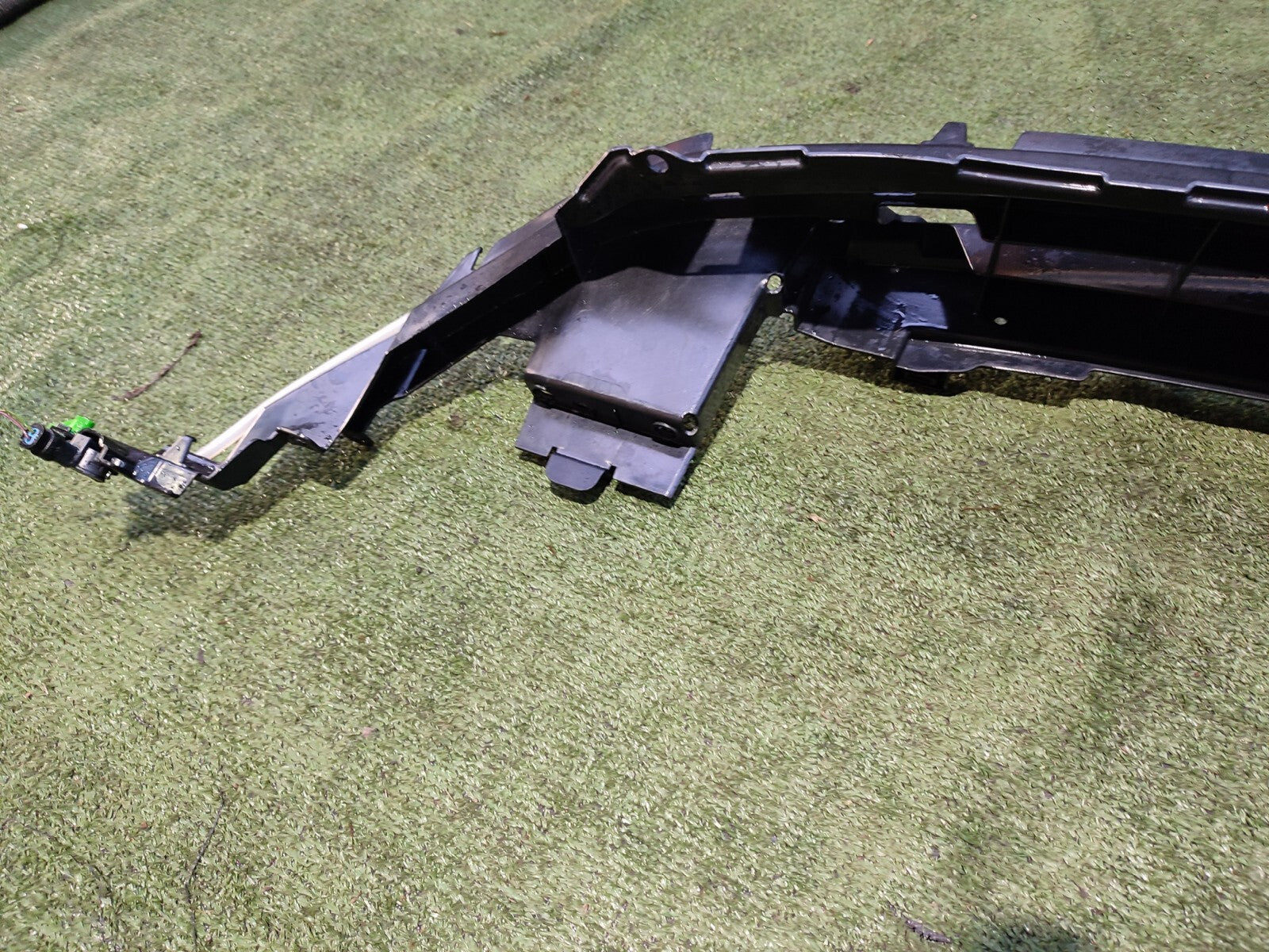 ✅LAND ROVER DISCOVERY SPORT L550 2.0 DIESEL 2016 FRONT BUMPER BRACKET FK7217E778 - Image 5