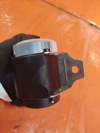 ✅AUDI A3 E-TRON 1.4 PETROL 2015 REAR MIDDLE SEAT BELT & BUCKLE 8V0857807 A204 - Image 11