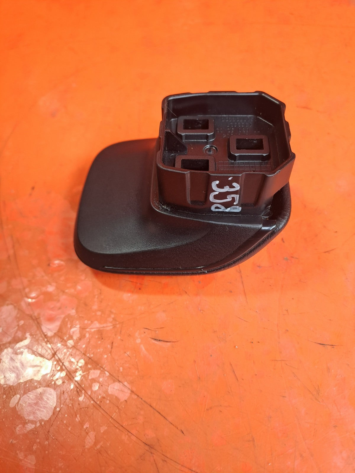 ✅MERCEDES CLA 180 AMG LINE 1.3 PETROL 2021 CENTRE CONSOLE HAND REST A1776805202 - Image 4
