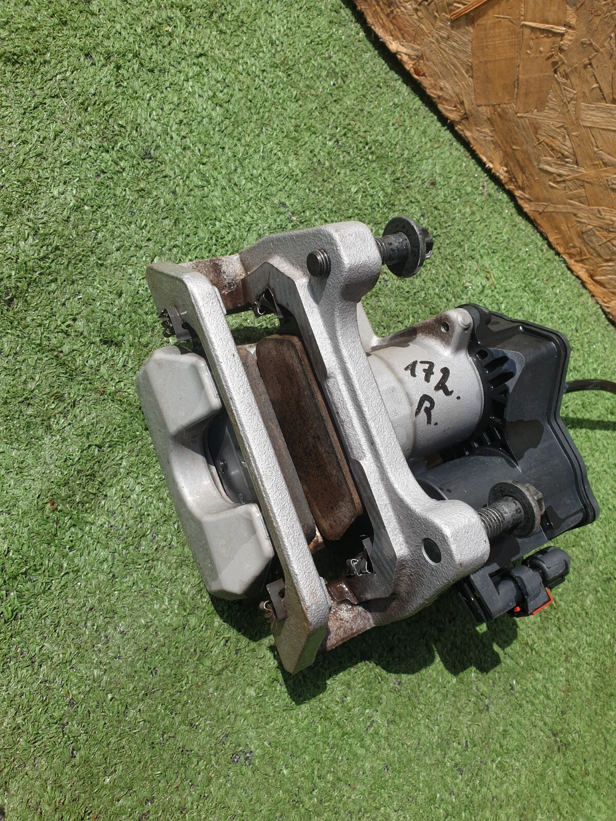 ✅2022 TESLA MODEL Y REAR RIGHT BRAKE CALIPER 335-20 + WARRANTY A172 - Image 10