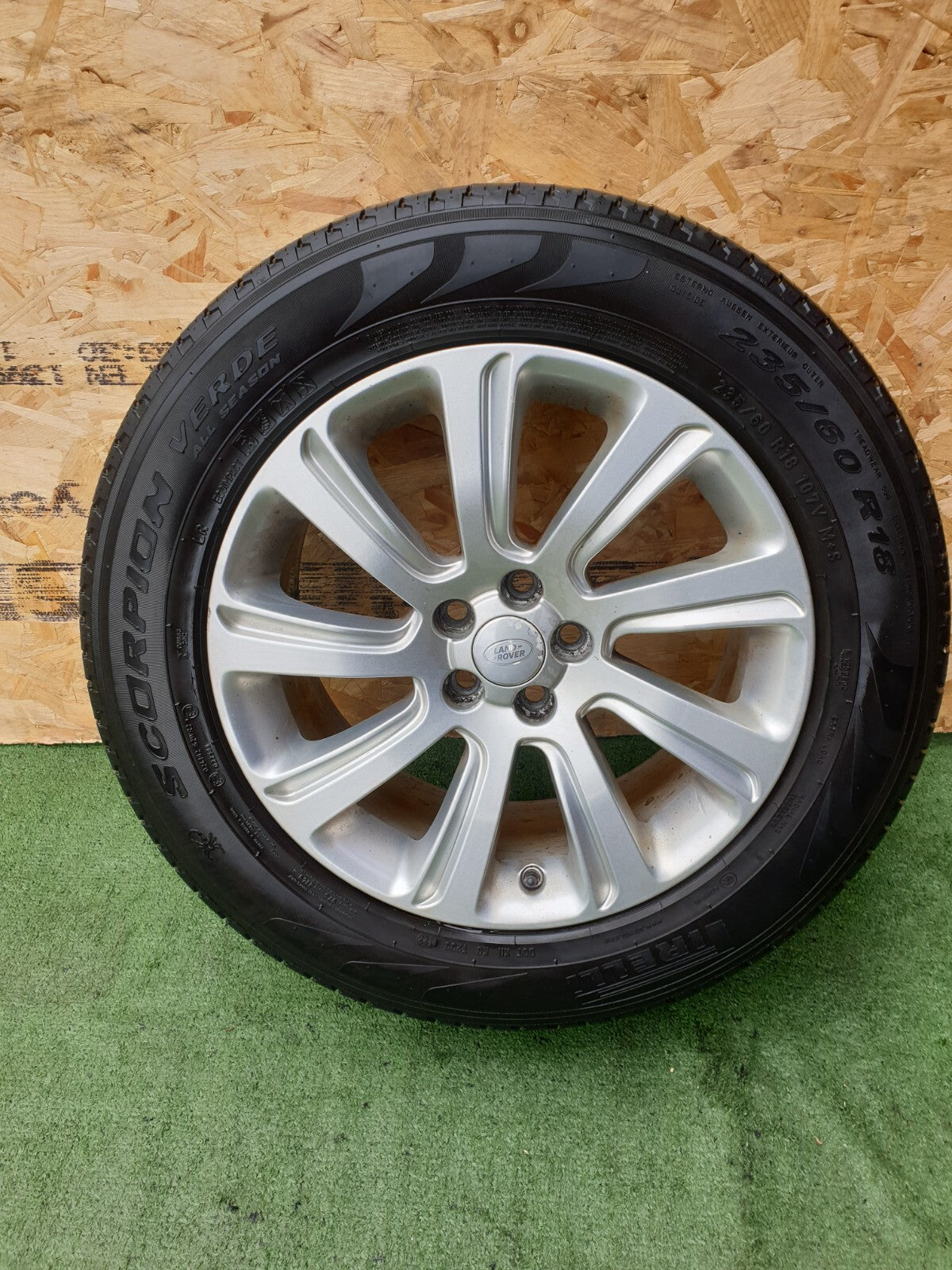 ✅2015 LAND ROVER DISCOVERY SPORT L550 ALLOY WHEEL & TYRE 235/60 R18 FK72-1007-BB - Image 1