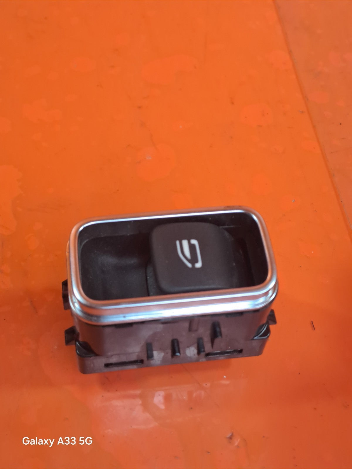 ✅MERCEDES A180 SPORT 1.3 PETROL 2025 REAR RIGHT WINDOW SWITCH A1679050201 A311 - Image 2