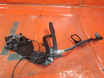 ✅2013 BMW 1 SERIES E88 CONVERTIBLE ROOF HINGE RIGHT 7174774 + WARRANTY A348 - Image 6