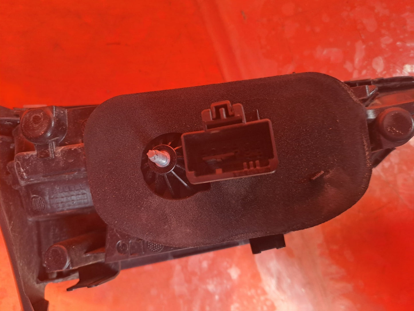 ebay-src:https://i.ebayimg.com/00/s/mtiwmfgxnjaw/z/pigaaeswko1pqtvj/$_57.jpg