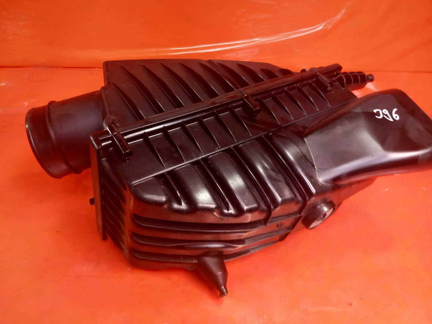2025 Land Rover Defender L663 Air Filter Box M8B2-9H736-AA Warranty A396 - Image 5