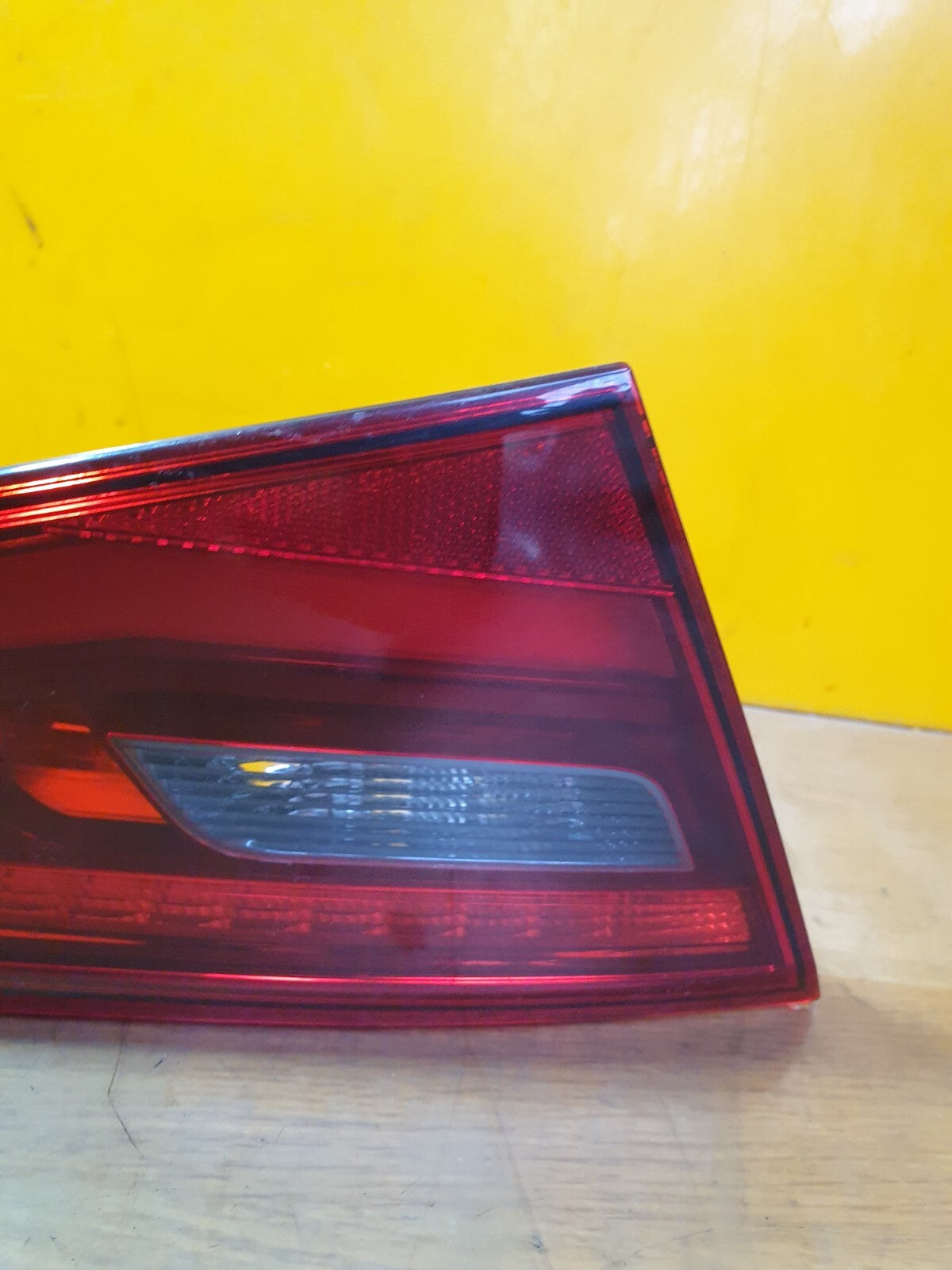 ✅AUDI A3 E-TRON 1.4 PETROL 2015 REAR LEFT INNER TAIL LIGHT 8V4945093A Warranty - Image 4