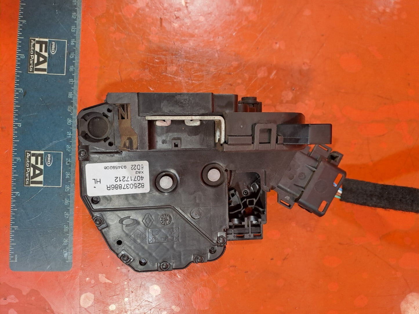 ✅2016 RENAULT TRAFIC MK3 Sl27 1.6D LEFT SLIDING DOOR LOCK LATCH 825037886R A256 - Image 10