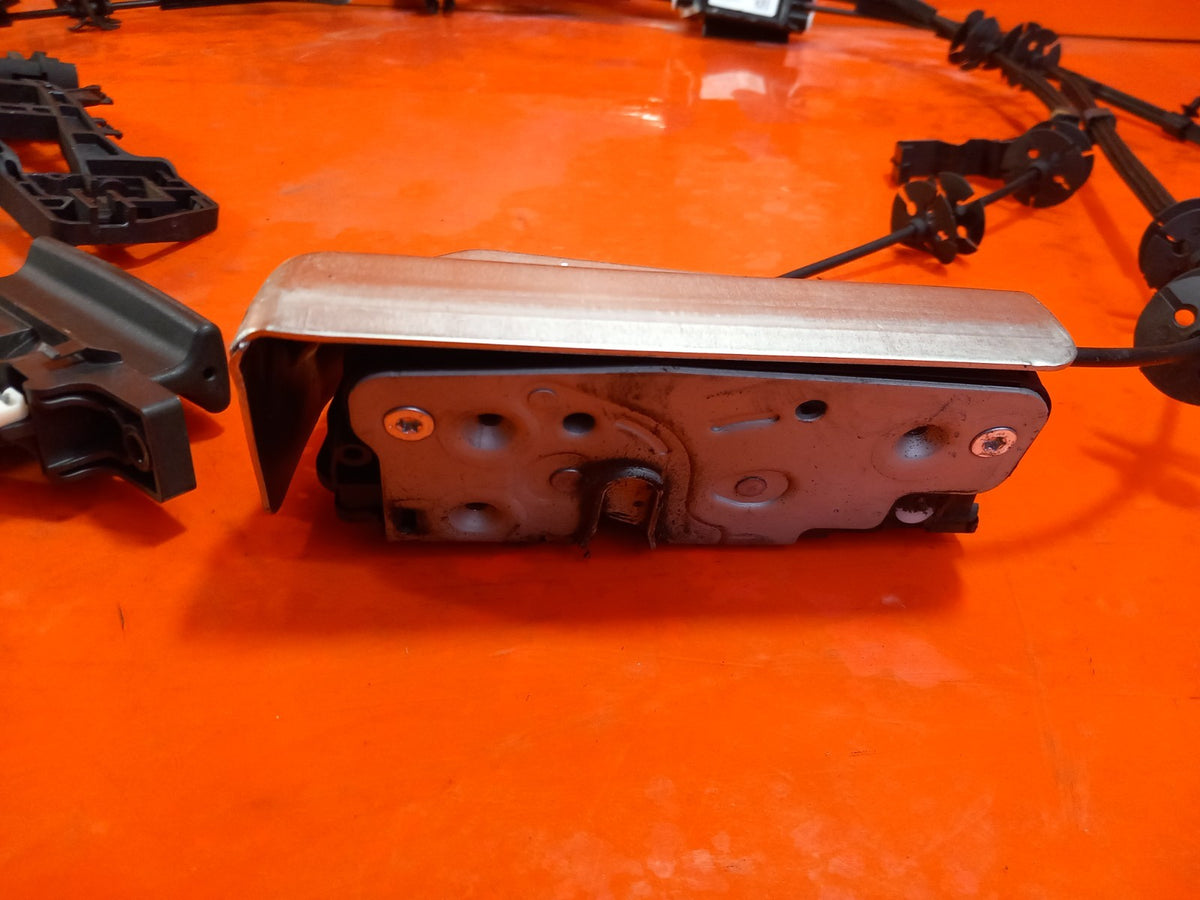 ebay-src:https://i.ebayimg.com/00/s/mtiwmfgxnjaw/z/of4aaeswlipq5nyp/$_57.jpg