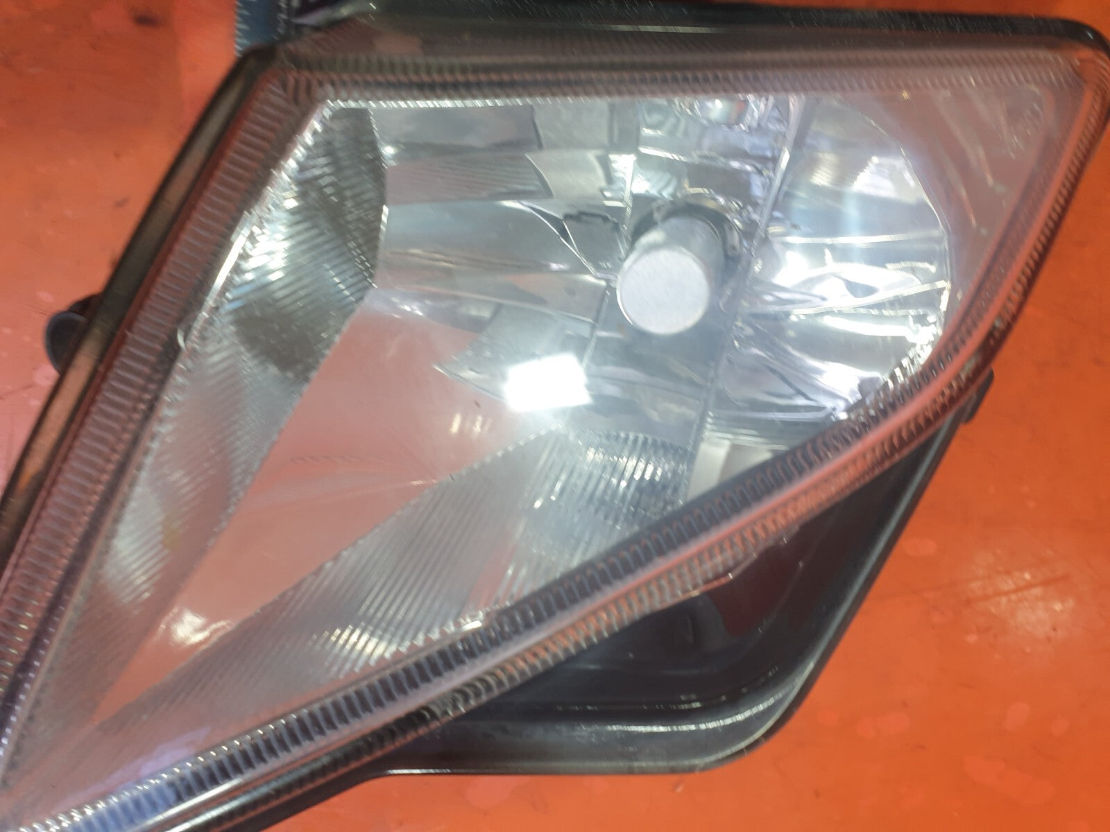 ✅Ford C-Max Zetec 1.0 Petrol 2018 FRONT RIGHT FOG LIGHT JX7B-13B220-DC Warranty - Image 4