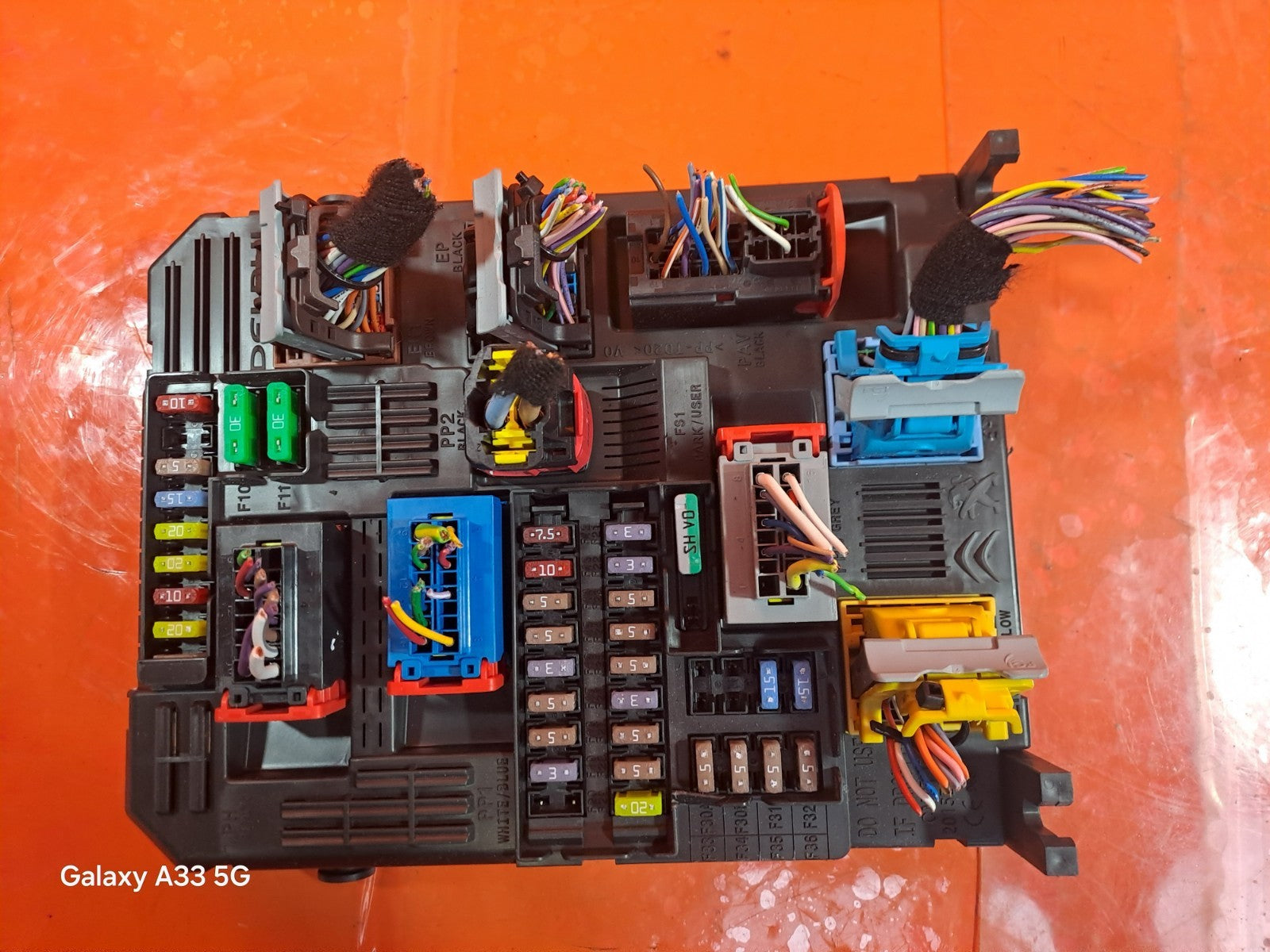 ✅PEUGEOT 308 1.5 DIESEL 2019 FUSE BOX CONTROL MODULE UNIT 9830790580 Warranty - Image 2