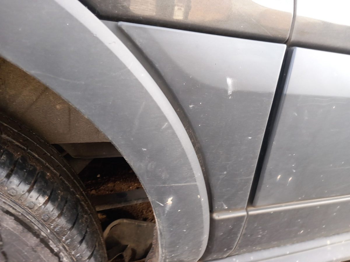 2019 Ford Transit 310 Rear Right Quarter Molding Trim Warranty A424 - Image 2