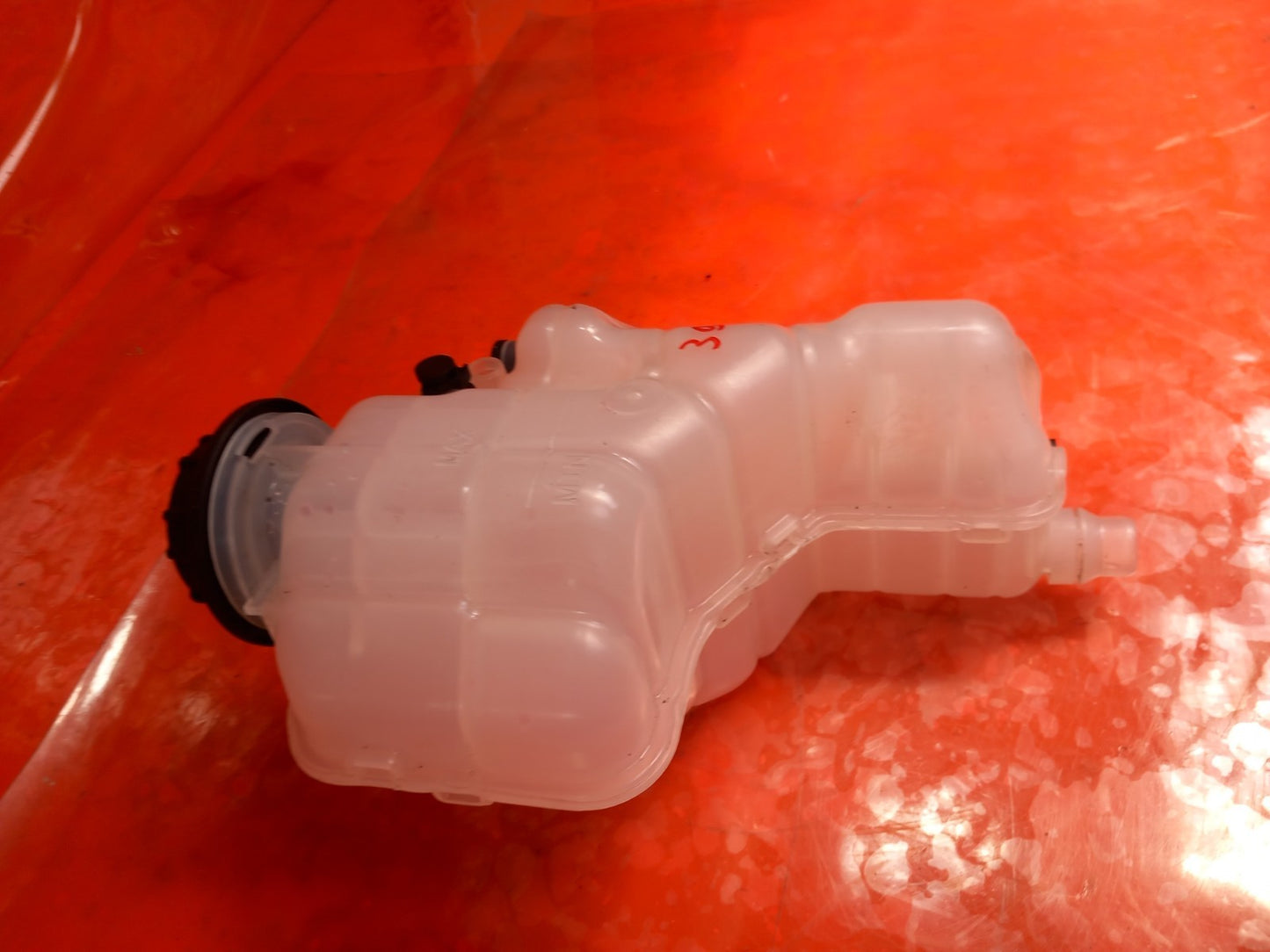 Land Rover Defender L663 3.0 Diesel 2025 Coolant Expansion Tank L8B28A080 A396 - Image 5