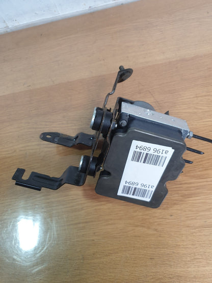 2017 JAGUAR F-PACE X761 3.0P ABS PUMP HK8314F447DF + WARRANTY A196 - Image 2