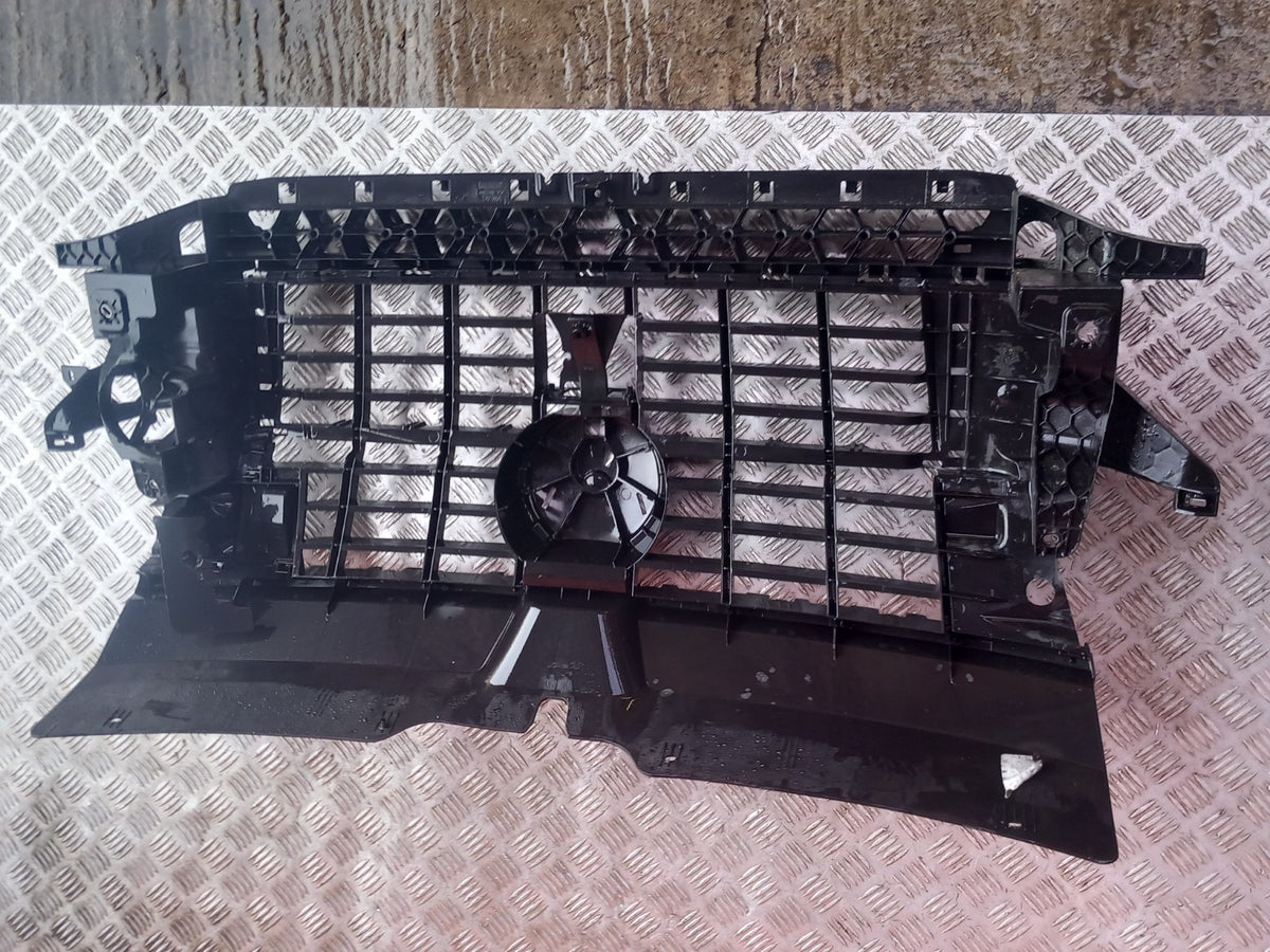 2021 VW Transporter T30 Front Grill w/ Radar Support Panel 7LA8076 Warranty A410 - Image 11