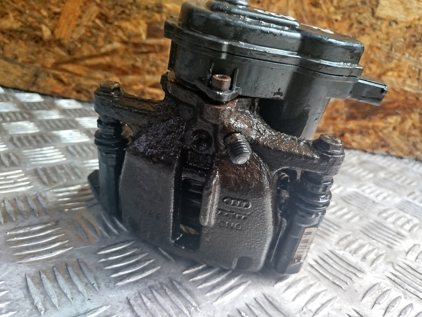 ✅AUDI A5 S LINE 2.0 PETROL 2010 REAR LEFT BRAKE CALIPER 32335478 Warranty A223 - Image 12