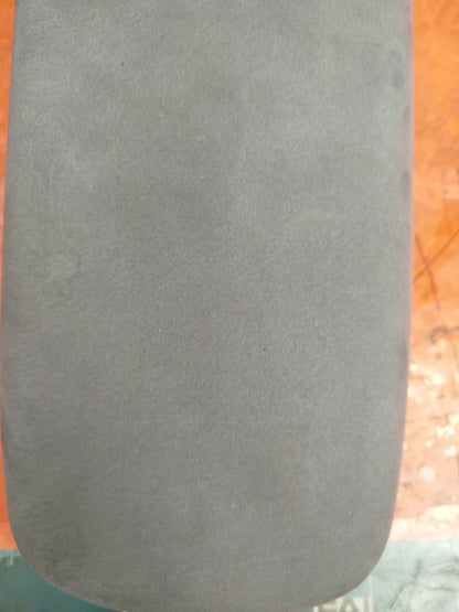 ✅CUPRA BORN V2 Ev 2023 CENTRE CONSOLE ARMREST Warranty A272 - Image 3