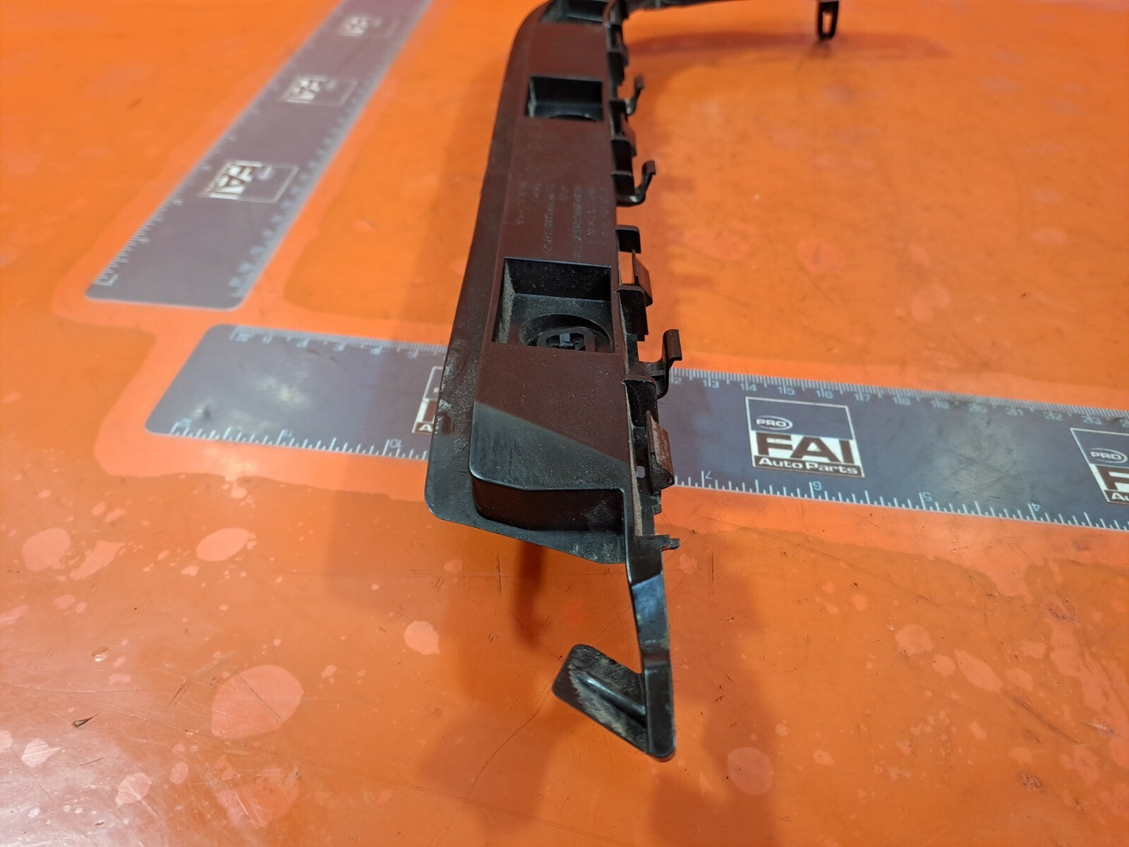 TESLA MODEL 3 LONG 2024 REAR RIGHT WING SUPPORT BRACKET 1762735-00-C Warranty - Image 5