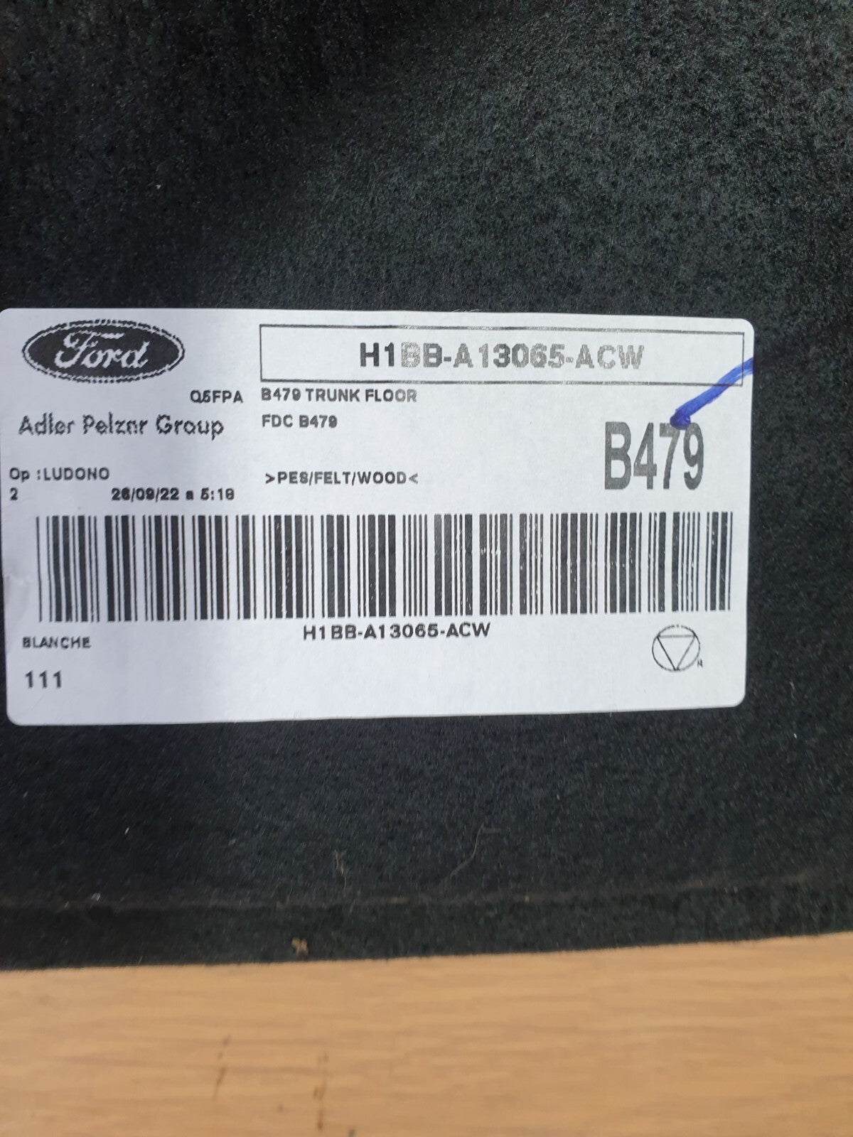 Ford Fiesta St-Line 2022 MANUAL BOOT FLOOR PANEL MAT LINER & REAR PARCEL SHELF - Image 4