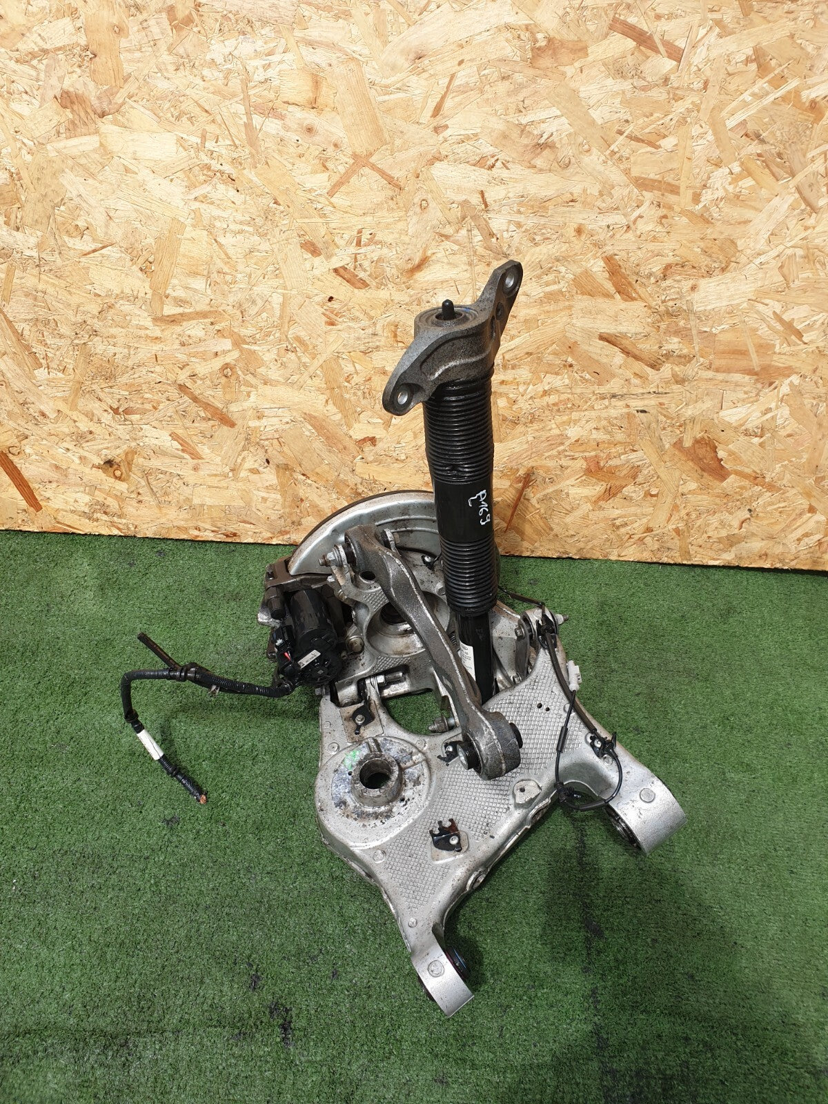 2022 Range Rover Evoque L551 Rear Left Suspension Leg Hub L8D2-18080-AB Warranty - Image 4