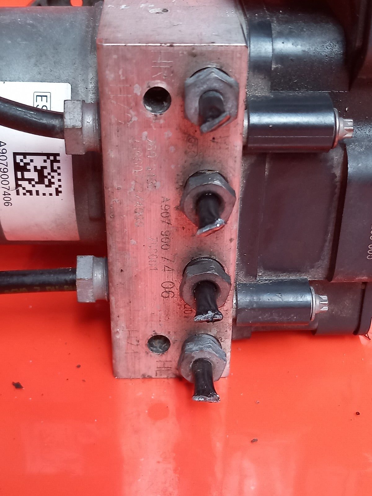 ebay-src:https://i.ebayimg.com/00/s/mtywmfgxmjaw/z/utaaaeswvgtqfxz~/$_57.jpg