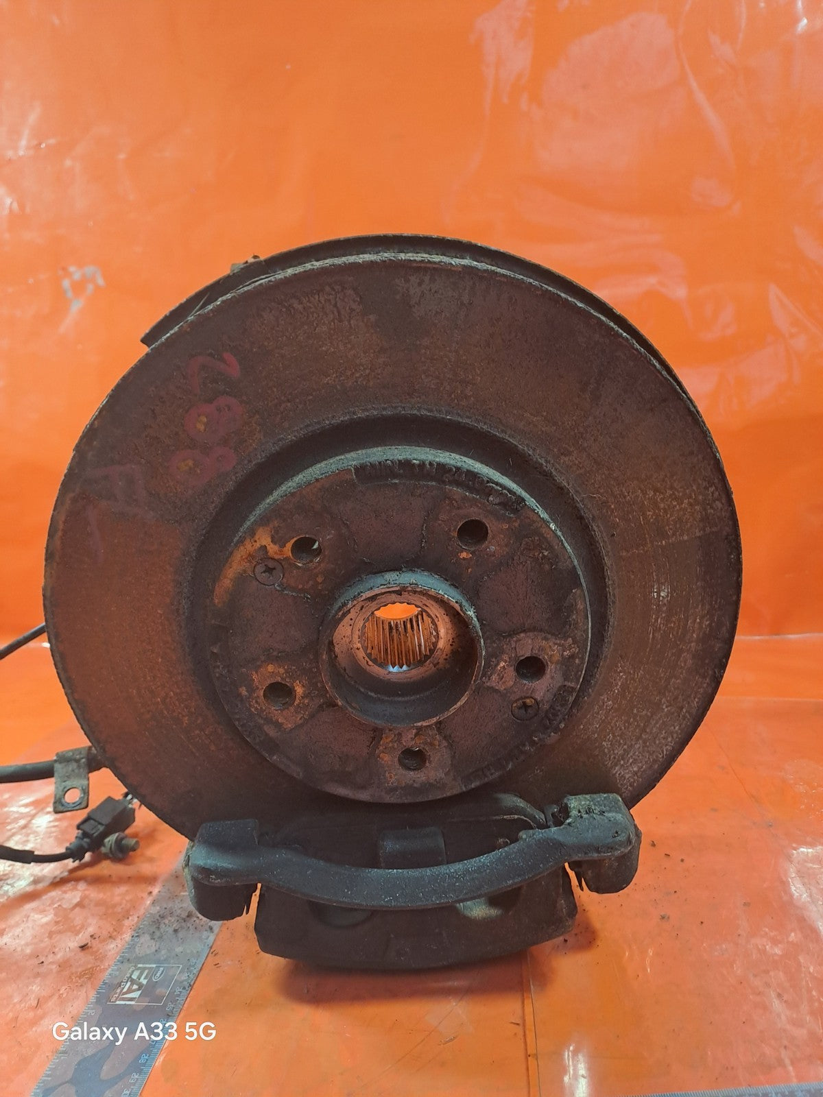✅SSANGYONG KORANDO LE 2.2 DIESEL 2018 FRONT LEFT WHEEL HUB Warranty A288 - Image 1