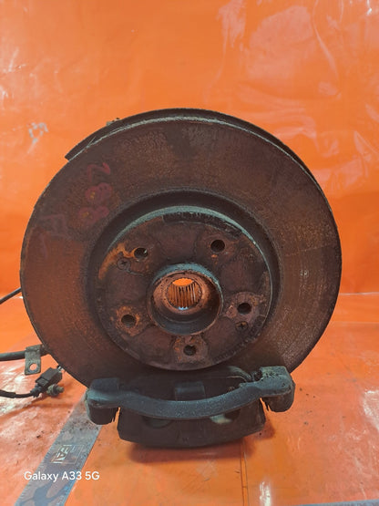 ✅SSANGYONG KORANDO LE 2.2 DIESEL 2018 FRONT LEFT WHEEL HUB Warranty A288 - Image 1