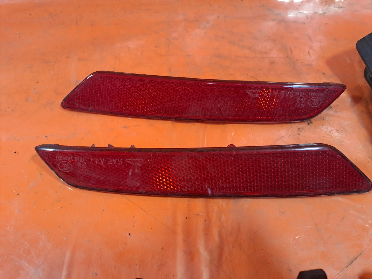 ✅Jaguar I-Pace Ev400 X590 2020 Rear Bumper Reflectors & Corner Trims J9D313A569  - Image 2