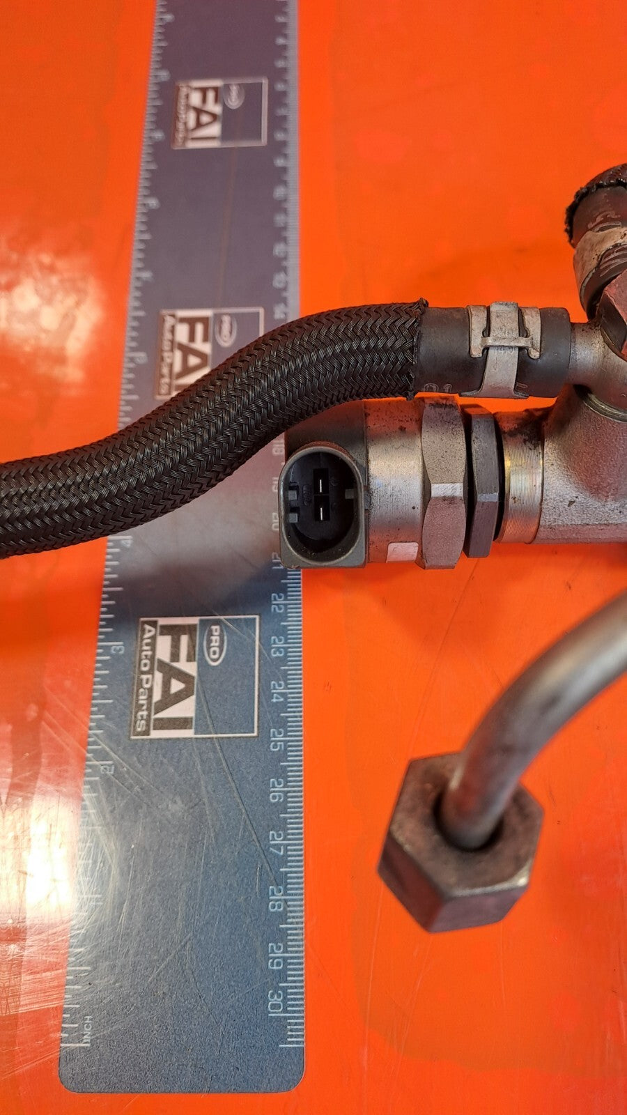 Audi Q7 S Line Tdi Quattro 2010 3.0 Diesel FUEL INJECTOR RAIL 059130090AH A224 - Image 5