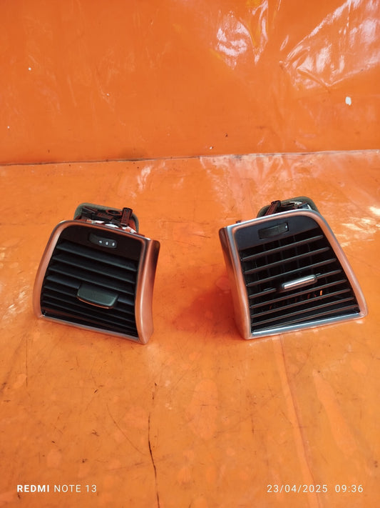 ✅AUDI Q5 S LINE 2.0 PETROL 2012 DASHBOARD AIR VENTS 8R2820901C 8R2820902C A276 - Image 1