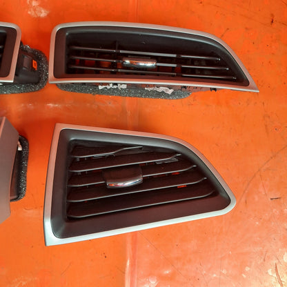 ✅Ford Galaxy Zetec 2017 2.0 Diesel AIR VENTS EM2B-19C682-AL EM2B-19C681-AL A296 - Image 4