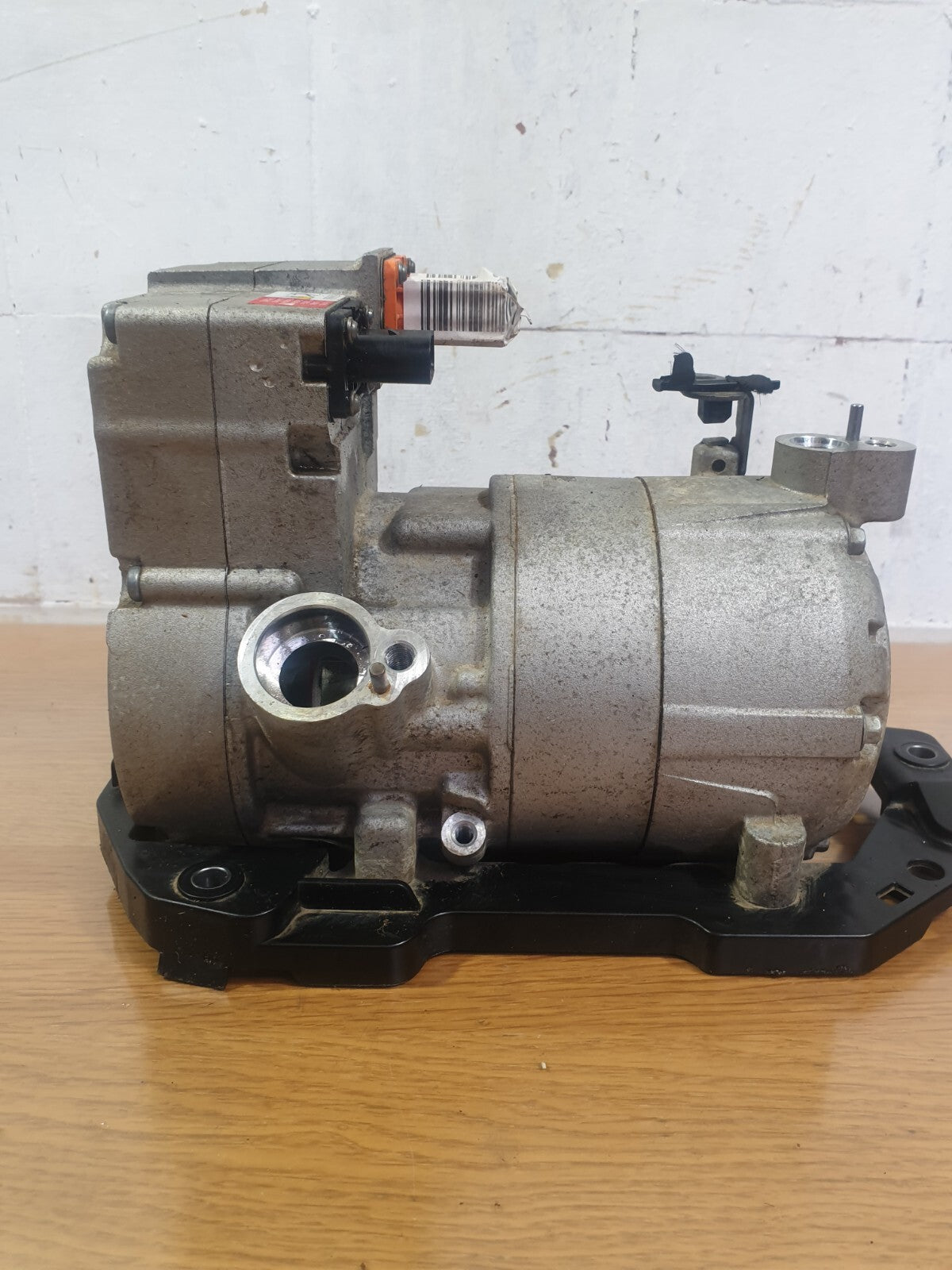 ebay-src:https://i.ebayimg.com/00/s/mtywmfgxmjaw/z/2kwaaoswzb9mucf7/$_57.jpg