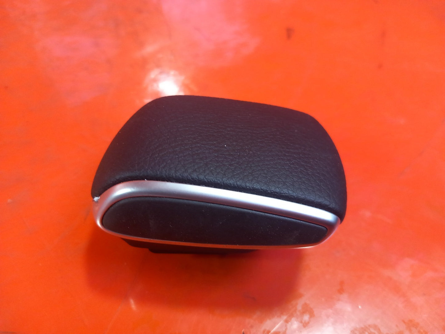 Mercedes Gle 450D AMG 3.0 Diesel 2025 Gear Shifting Knob Top Cover A1676801405 - Image 3
