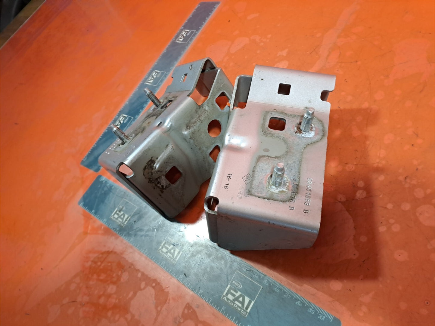 ✅Renault Trafic III Sl27 Sport 2016 1.6 Diesel BONNET HINGES 93451643B 98451653B - Image 7