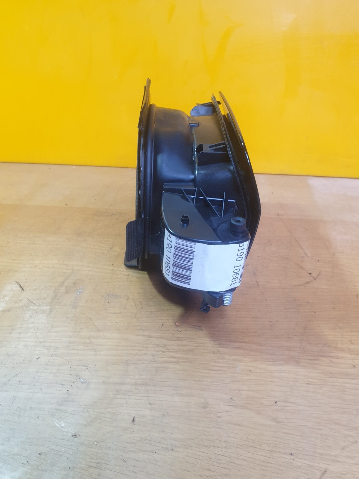 ✅2023 BMW I4 G26 E-DRIVE 40 M SPORT FUEL TANK FILLER FLAP BLACK 9323528 A190 - Image 10