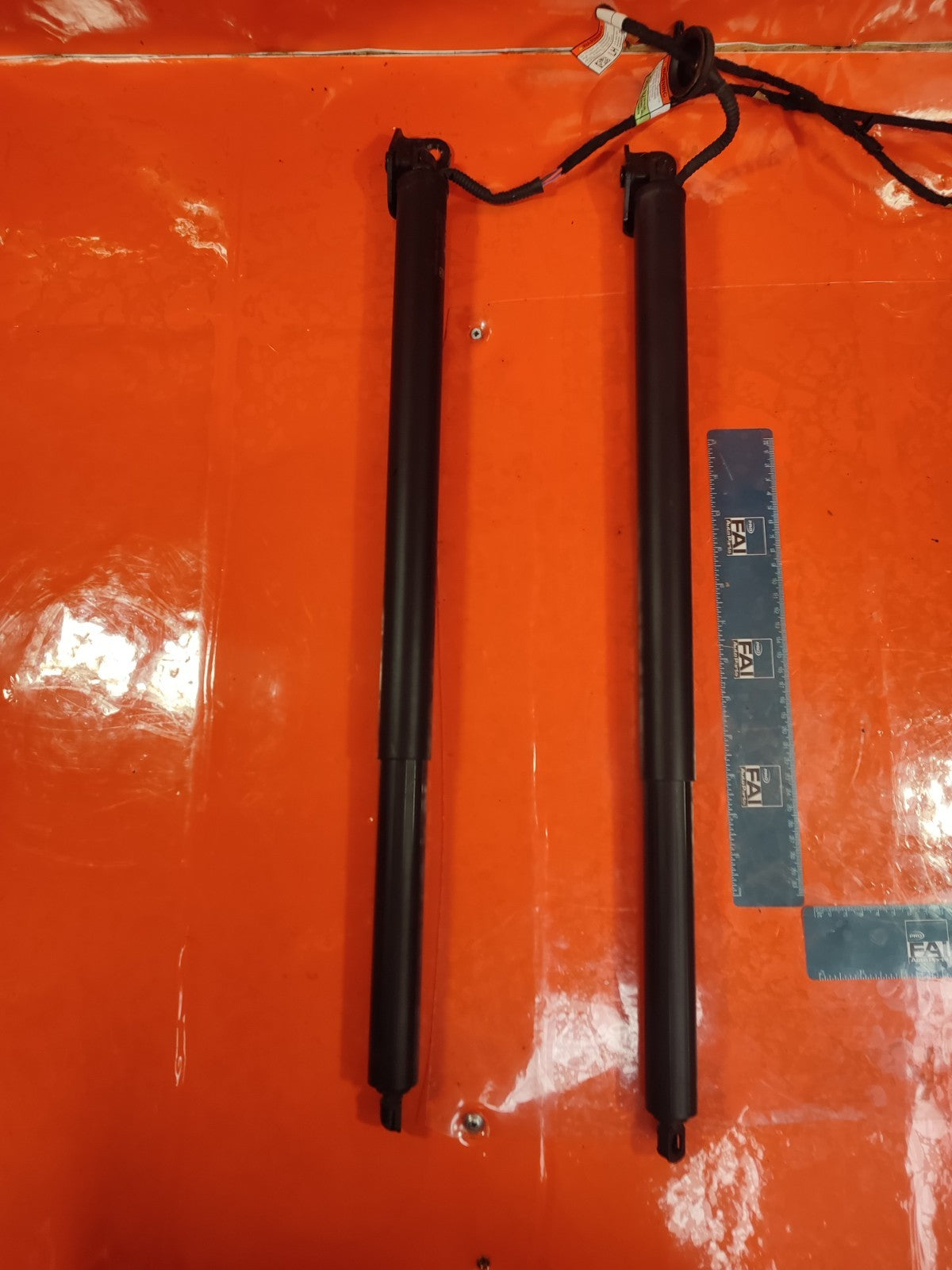 ✅FORD KUGA St-LINE 1.5 PETROL 2024 ELECTRIC TAILGATE BOOT STRUTS LV4BS402A55AF - Image 2